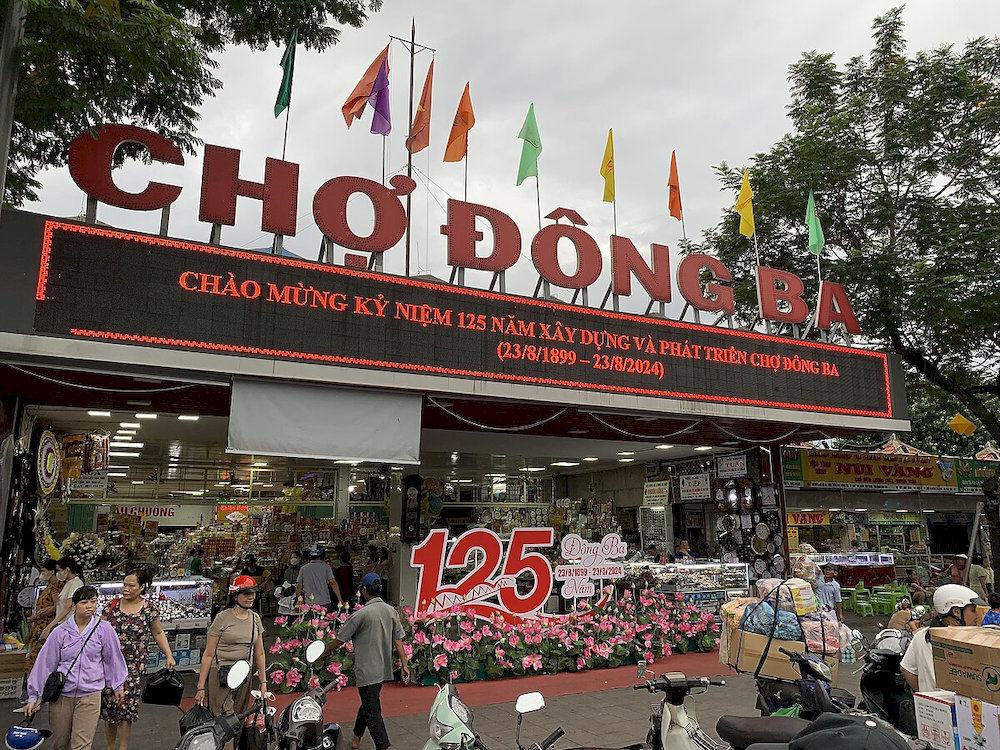 A place where you can enjoy bun bo and many other local specialties of Hue